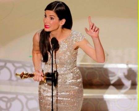 Sandra Bullock tradita: continua la maledizione da Oscar