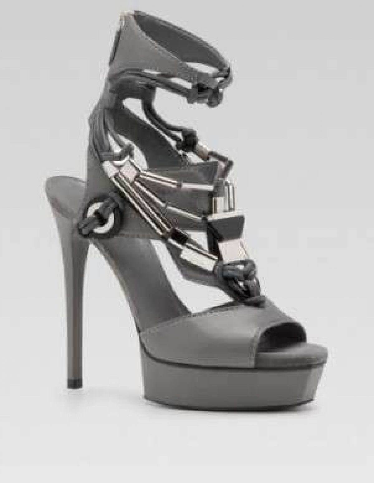 Gucci Sandali in Pelle in Argenteo - Second hand Gucci Sandali in Pelle in  Argenteo acquista di seconda mano a 390€ (8221236)