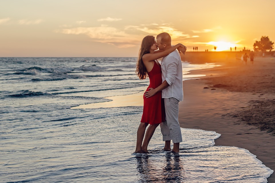 Uomini e donne, il bacio ha un valore diverso