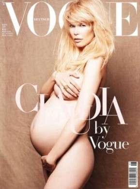 Claudia Schiffer mostra il pancione su Vogue Germany