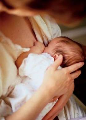 Bambini più sani se allattati per almeno 6 mesi