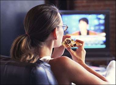 Dieta della tv: calorie esagerate e inutili