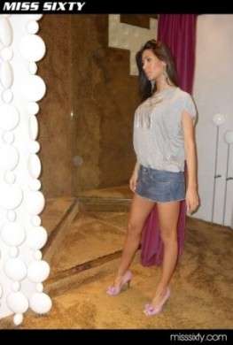 Federica Nargi fa shopping da Miss Sixty