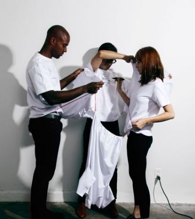 The White T-Shirt Project, 31 designer per la ricerca contro l’Aids