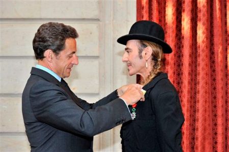 John Galliano nominato Cavaliere della Legion d’Onore