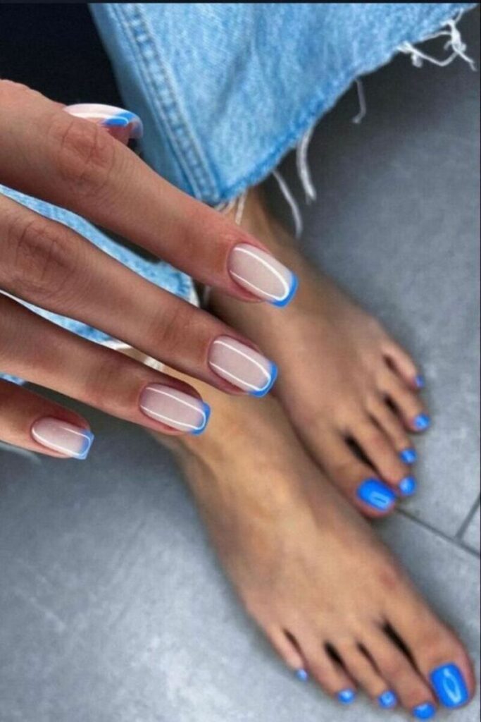 foto manicure e pedicure abbinata color bluette