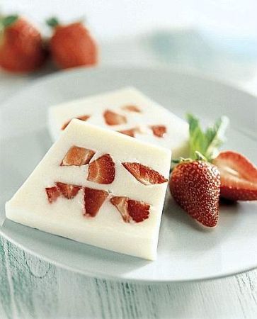 Ricette dolci: mattonella di fragole e yogurt