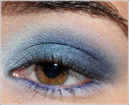 Trucco occhi castani: blu per dare luce