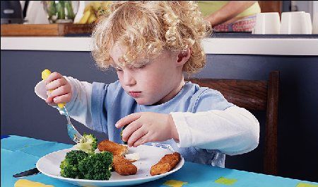 Alimentazione: i bambini devono mangiare più pesce