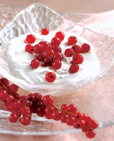 Ricette estive: ribes con panna acida