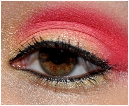 trucco occhi rosso corallo