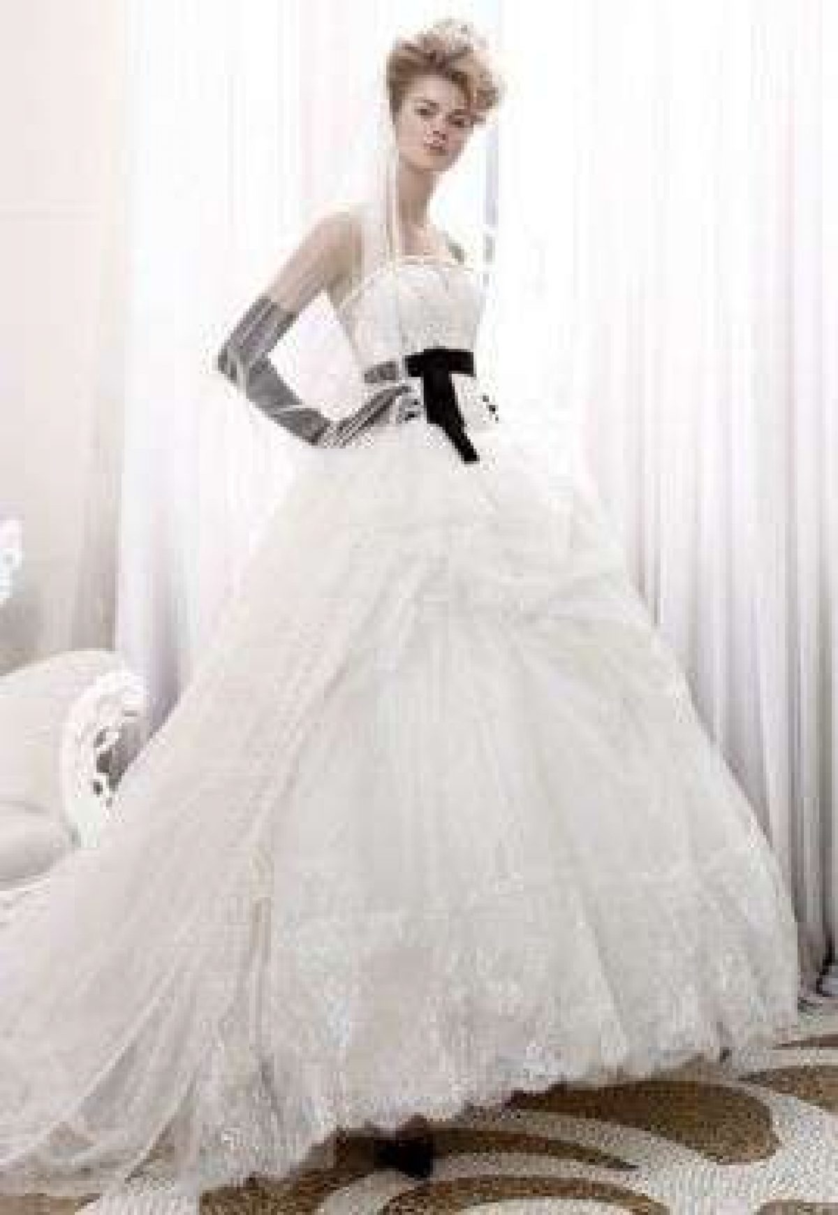Abiti da sposa 2011: lo stile bianco e nero di Atelier Aimée Montenapoleone  | Pourfemme