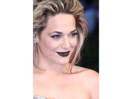 laura chiatti make up