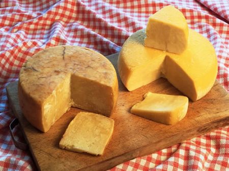 Colesterolo: addio dieta, ora si mangia pecorino