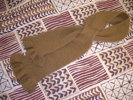 Schemi maglia: la sciarpa marrone