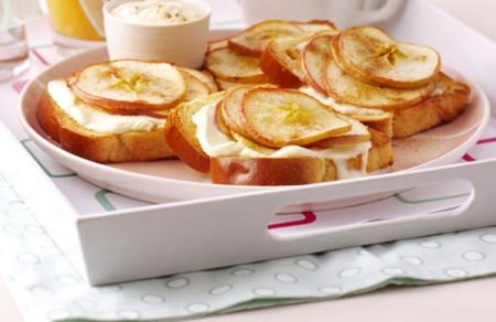 Ricette bambini: pan brioche con mele caramellate