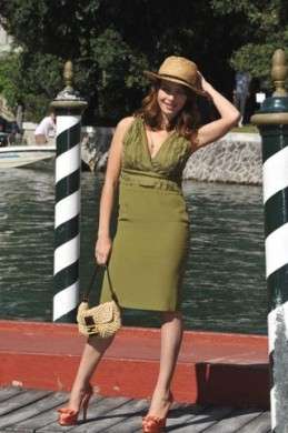 Violante Placido abito verde oliva