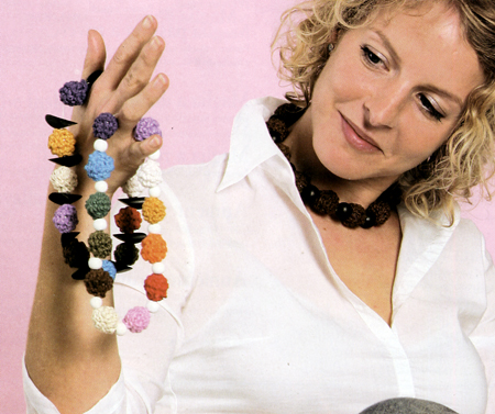 Gioielli fai da te: come fare una collana a sferette colorate