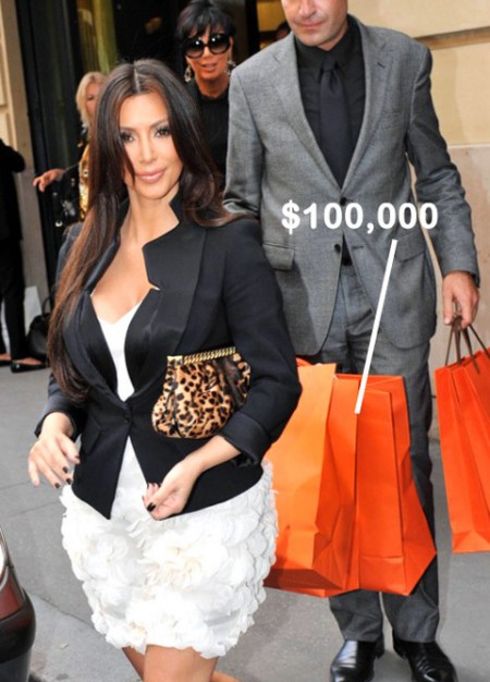 Borse Hermés: Kim Kardashian spende 100 mila dollari a Parigi