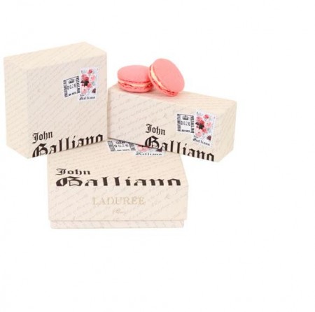 John Galliano e i macaron griffati di Ladurée