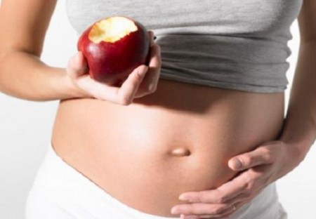 Mangiare in gravidanza: i cibi per restare in forma