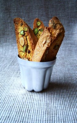 Ricette dolci: i cantucci con mandorle e pistacchi