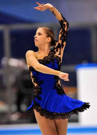 Iceberg: tre abiti per Carolina Kostner