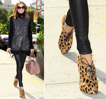 Olivia Palermo con un paio di Charlotte Olympia leopardate