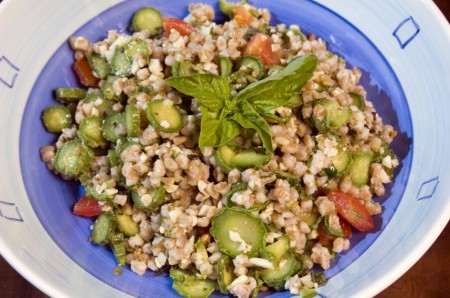 Ricette vegetariane light: insalata di farro