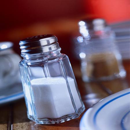 Ipertensione, ridurre il sale nella dieta (per legge)