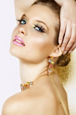 make up oro