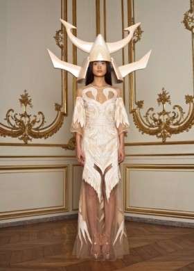 Sfilate Haute couture pe 2011: Givenchy