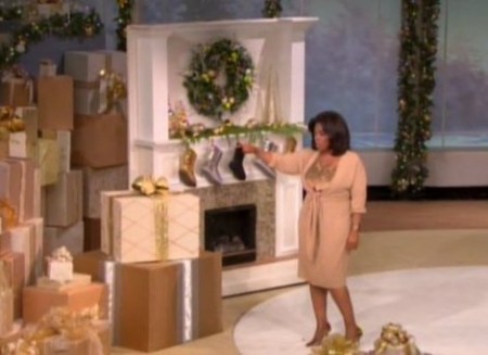 Oprah Winfrey: gli UGG con paillettes al posto delle calze della befana