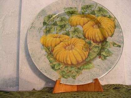 Piatto di vetro con zucche
