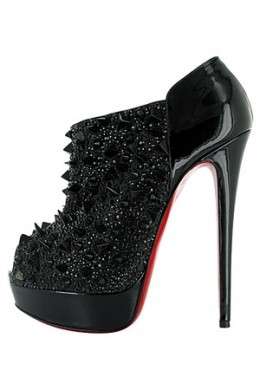 Tutte pazze per la Bridget Back Ankle Boots di Christian Louboutin