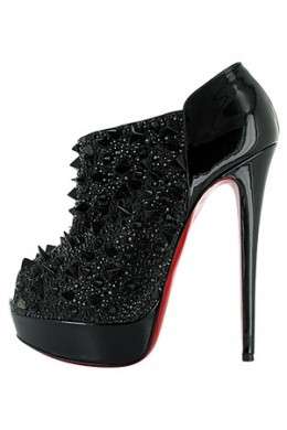 Tutte pazze per la Bridget Back Ankle Boots di Christian Louboutin