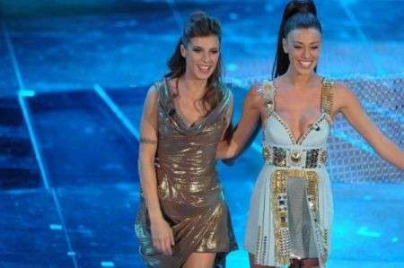 Sanremo 2011: il look di Belen e Elisabetta della quarta serata