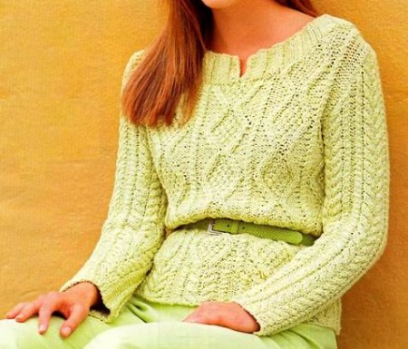Lavori a maglia: le spiegazioni per creare un maglione verde tiglio