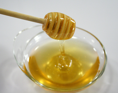Svezzamento: mai il miele ai neonati prima dei 12 mesi