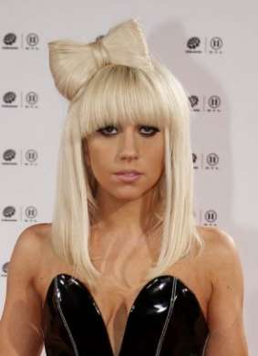 Lady Gaga capelli biondi