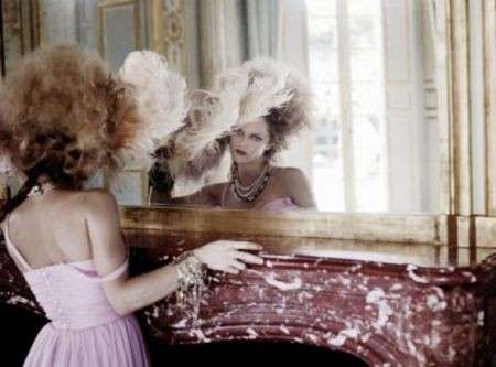Karl Lagerfeld fa di Vanessa Paradis una regina