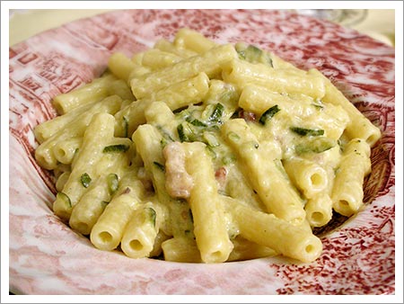 Ricette light: pasta zucchine e scalogno