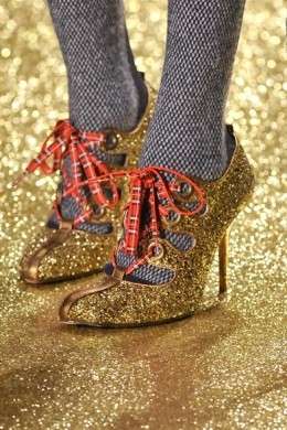 Vivienne Westwood: le scarpe glitterate per la Paris Fashion Week