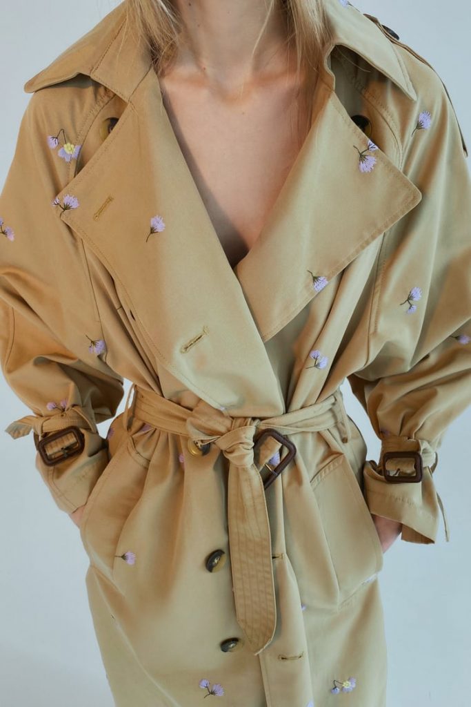 sabbia con fiori applicati Zara nuova collezione primavera-estate 2022