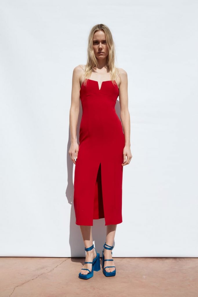 Abiti midi rosso con spalline in perle Zara nuova collezione primavera-estate 2022