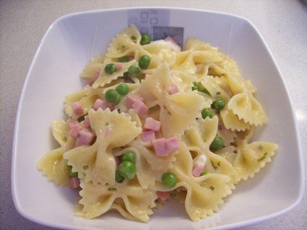 Ricette bambini: pasta con crema piselli e prosciutto