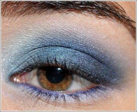 Trucco occhi: smokey in blu e azzurro