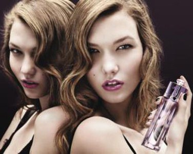 Profumi donna: Karlie Kloss nuova testimonial di Dior Addicted to Life