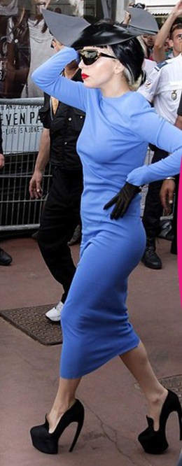 Lady Gaga sceglie ancora lo stile Thierry Mugler