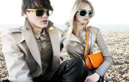 Burberry Brights Eyewear: gli occhiali pieghevoli per l’estate!